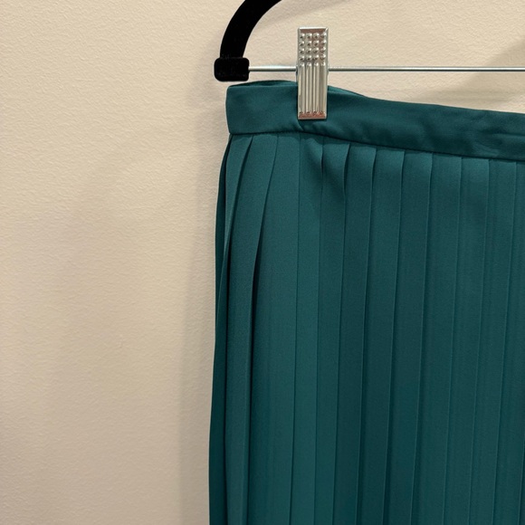 J.Crew pleated midi skirt, size 10 - Picture 2 of 4